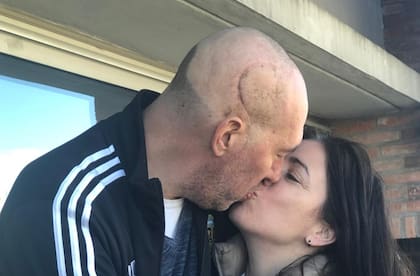 Laura, la esposa de Mariano, estuvo y está incondicionalmente a su lado.