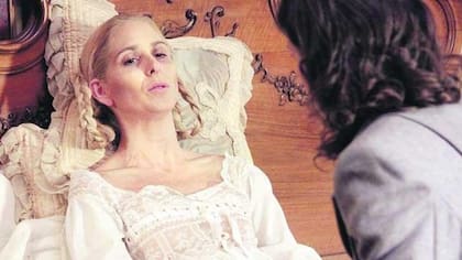 Laura Novoa se puso dos veces en la piel de Evita. La segunda vez fue en 2013, para el ciclo de unitarios "Lo que el tiempo nos dejó", de Telefe. "Me tocó interpretar el último año de su vida, por lo que tuve que adelgazar varios kilos para el papel", contó