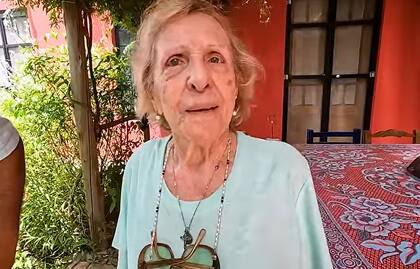 Laura se emocionó al revelar cuál es su secreto para llegar sana a los 97 años