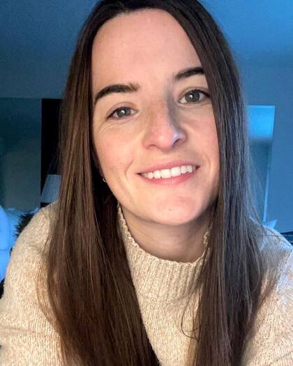 Laura se reencontró con su medio hermano Tom en Inglaterra