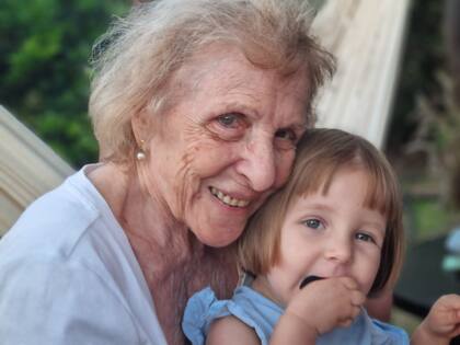 Laura tiene cinco hijos, 11 nietos y tres bisniestos