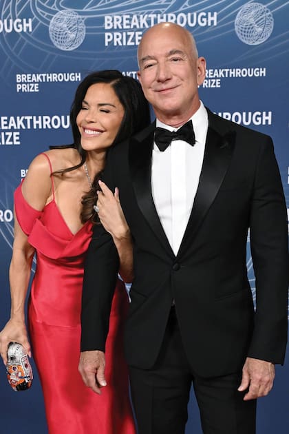 “Lauren es
la persona
más
generosa y
con el corazón
más grande”,
reveló Bezos en una
entrevista a la CNN.