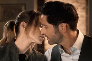Lauren German y Tom Ellis en Lucifer, la serie de Netflix que regresará a la pantalla con su sexta y última temporada en septiembre