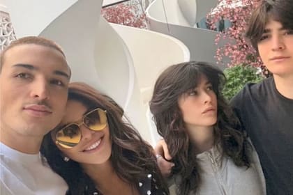 Lauren Sánchez junto a sus tres hijos