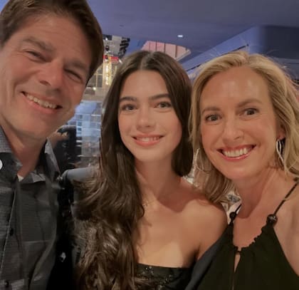 Lauren Weisberger junto a su hija y su marido, mantienen un bajo perfil