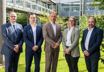 Laurent Guerreiro, presidente del Grupo Ragt; Damien Robert, director general de RAGT Semences; Robert Hiles, director de Comercialización y Gestión de Cartera de Semillas para cultivos extensivos de Syngenta Europa; Anne Azam, presidenta y directora de Syngenta Francia y Sebastien Chatre, director general de la sociedad de Ragt