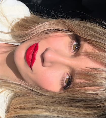 Laurita Fernández apostó al flequillo (Foto: Instagram/@holasoylaurita)