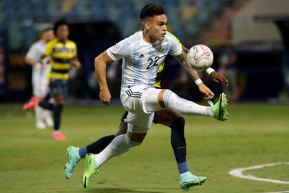 Lautaro estuvo cerca dos veces de abrir el marcador