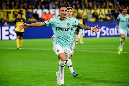 Lautaro Martínez, de gran presente en Inter, está en la mira de Barcelona.