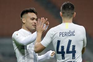 El Inter goleó al Benevento con doblete de Lautaro Martínez y penal de Icardi