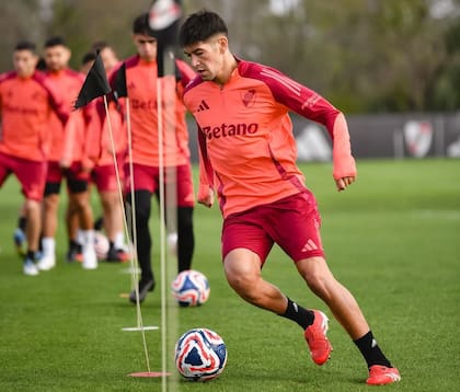 Lautaro Rivero es uno de los futbolistas que integra la lista de la selección por primera vez; Scaloni ya avisó que debutará