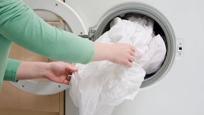 Lava la ropa de cama todas las semanas siguiendo las instrucciones del fabricante
