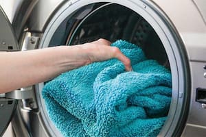 Lavarlas con frecuencia a baja temperatura, es mejor que lavarlas de tanto en tanto a temperaturas elevadas