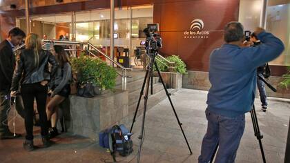 Los Arcos emitió un comunicado sobre el custodio de Lázaro Báez que cayó desde el segundo piso del sanatorio