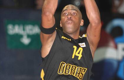 Lázaro Borrell, con Obras en 1997, inauguró el sistema de inclusión de jugadores cubanos en el profesionalismo argentino