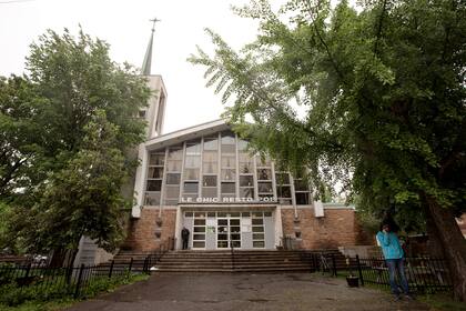 Le Chic Resto Pop, un restaurant económico donde antes estaba la Iglesia Saint-Mathias-Apôtre, en Montreal