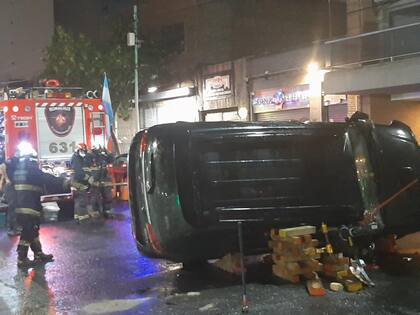 Le chocaron la camioneta al modelo Hernán Drago