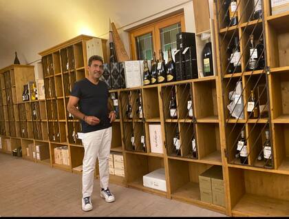 "Le compro a diferentes bodegas lo que me van pidiendo a la cartera de clientes que me fui armando en este tiempo".