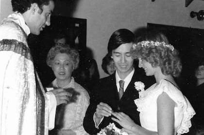 “Le cumplí el sueño a una madre y, como frutilla del postre, la conocí a Lucila, mi compañera de la vida, con la cual estamos casados desde hace 43 años”.