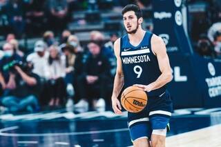 Bolmaro, el argentino más joven en estrenarse en la NBA: sus primeros puntos en Minnesota