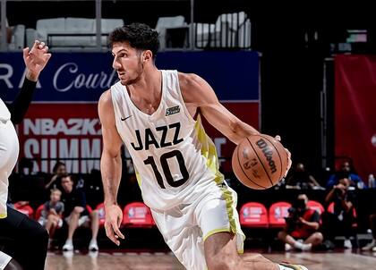 Leandro Bolmaro jugó los cinco partidos con Utah Jazz en la Summer League 2022