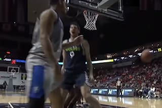 Leandro Bolmaro: una volcada salvaje y un grito que le valió una falta técnica