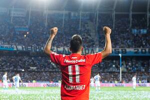 Cuando un DT se queda sin 9, el destino de Independiente otra vez se fija en Leandro Fernández