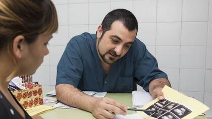 Leandro Lencina fue el primer estudiante de Obstetricia en la UBA