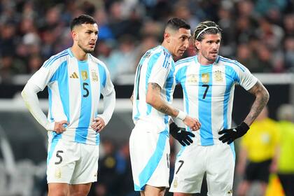 Leandro Paredes, Ángel Di María y Rodrigo De Paul, tres fijas en la selección argentina 