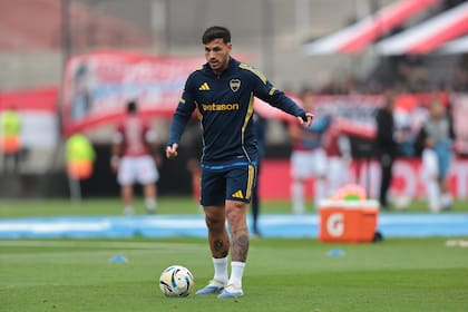 Leandro Paredes fue amonestado en el inicio del partido ante Barracas Central y llegó a las cinco tarjetas amarillas, por lo que debe cumplir una fecha de sanción