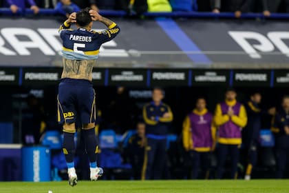 Leandro Paredes también tuvo la suya: un tiro libre desde la puerta del área que salió apenas pegado al palo izquierdo de Otávio.
