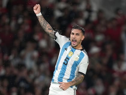 Leandro Paredes uno de los jugadores que deberá pelear el puesto en la formación titular