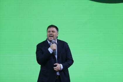 Leandro Santoro: una campaña libre de kirchnerismo y con un color nuevo, el verde