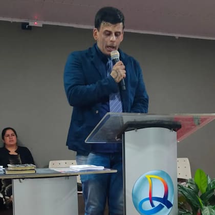 Leandro se volcó a la fe evangelista después de tocar fondo por el consumo de drogas, ahora se encamina en ser pastor