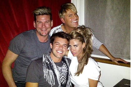 Leandro y su foto de Twitpic en la que se muestra con Katie