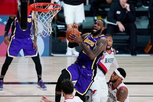 NBA. "38+12+8": el video de otra noche mágiva de LeBron James en los Lakers