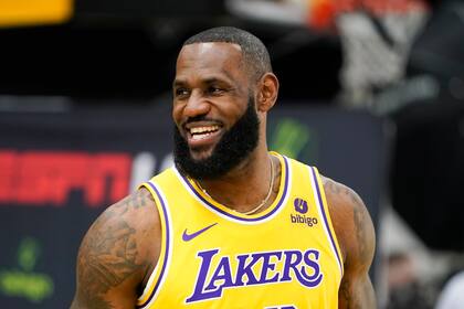 LeBron James estará en Los Angeles Lakers esta noche, cuando el equipo californiano reciba a Milwaukee Bucks en la pretemporada de la NBA.
