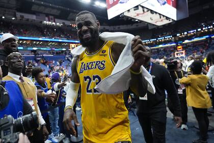 LeBron James rechazó renovar su contrato con Los Angeles Lakers