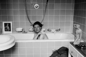 Lee Miller en la bañera del apartamento de Hitler en Múnich