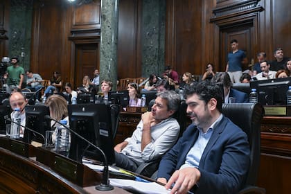 Legisladores del bloque de Unión por la Patria durante el debate del presupuesto 2026 y la creación del sistema penitenciario de la ciudad