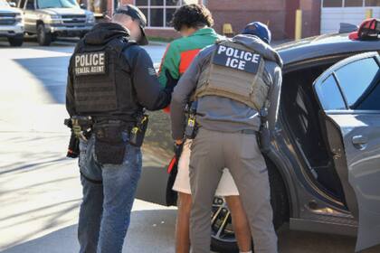 Legisladores republicanos de Carolina del Norte presentaron un proyecto para reforzar la cooperación con el ICE y endurecer sanciones contra “ciudades santuario"