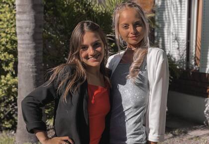 Leila y Brisa, su mejor amiga, una de las que estuvo con ella cuando comenzó con la enfermedad en 2016.