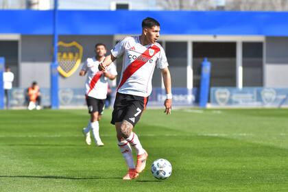 Leiva en acción, durante el Boca-River de Reserva (Twitter @RiverPlate)