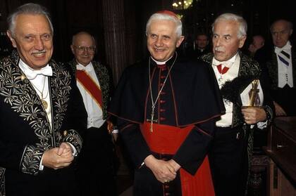 Lejeune fue cercano a altas figuras de la Iglesia católica, como el cardenal Joseph Ratzinger (quien luego sería Papa)