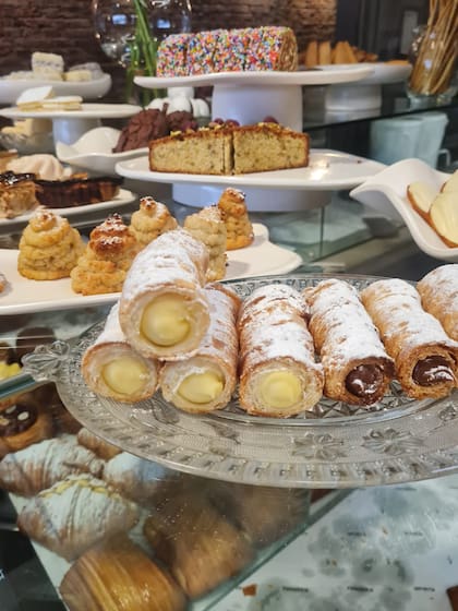 Lejos de lo tradicional, ofrecen desde el lamington, la torta tradicional australiana, croissants de distintos rellenos y otros productos poco comunes