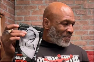 ¿Un guiño a Evander Holyfield? Mike Tyson lanzó golosinas con forma de orejas cortadas