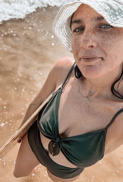 Lejos del frío porteño, Juana Repetto disfrutó del sol, las playas y un entorno de ensueño en la exuberante reserva natural de Imbassaí, en Bahía, Brasil