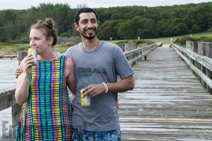 Lena Dunham y Riz Ahmed en la nueva temporada de Girls