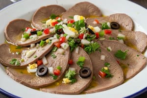 Lengua a la vinagreta, el clásico argentino con un toque reversionado