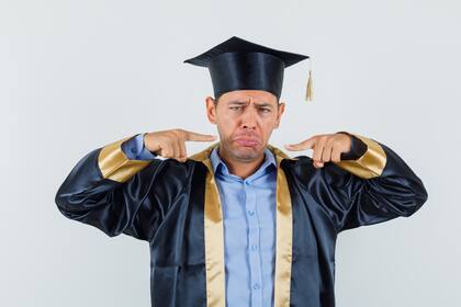 Lenguas extranjeras, artes escénicas y ciencias sociales están entre las tres con peores ingresos iniciale